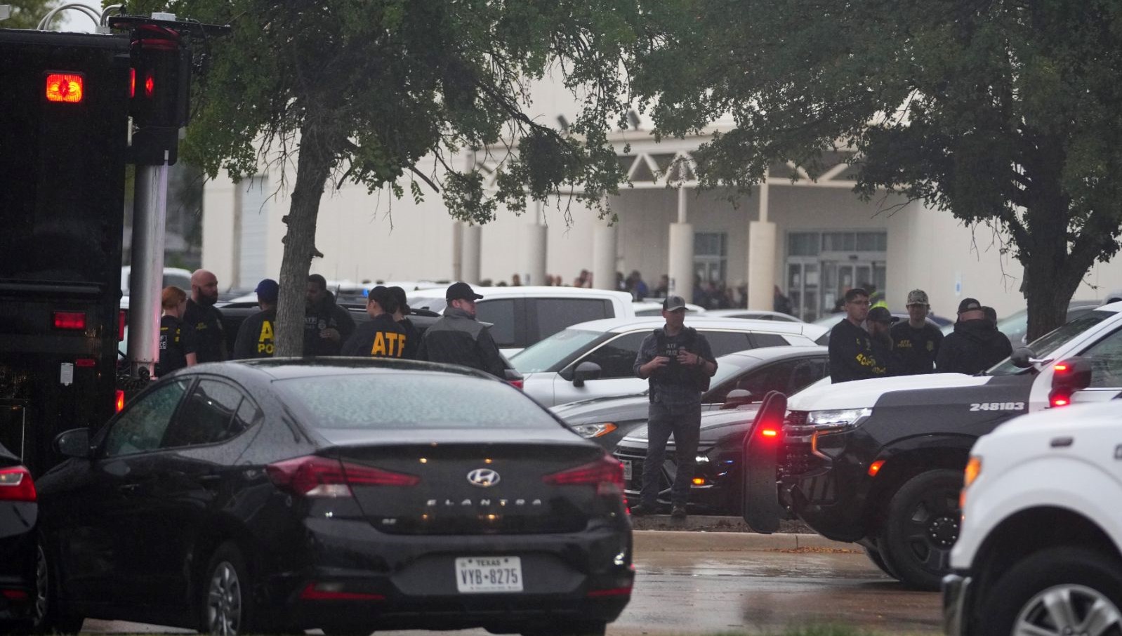 abdde gocmenlik burosuna saldiri 1 olu 2 yarali O44FOVW4