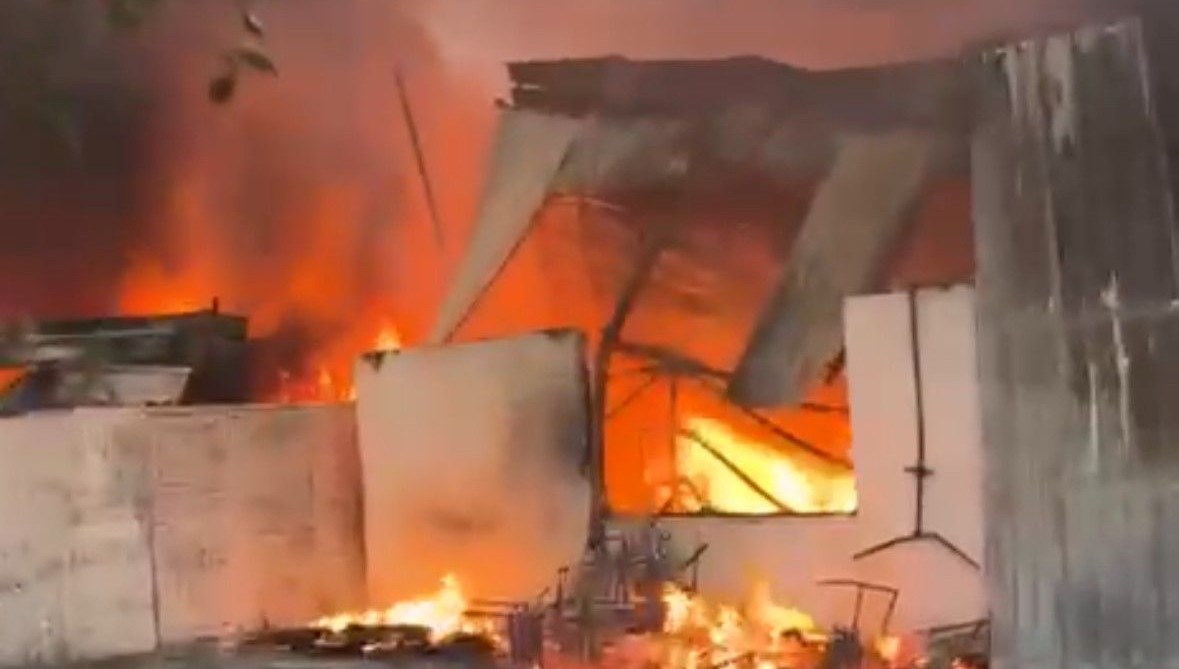 avsa adasinda mobilya deposu yandi T8c53LF2