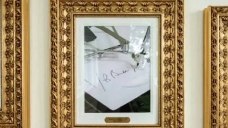 trump beyaz sarayda biden portresini dolma kalemle degistirdi kA4SIkuw