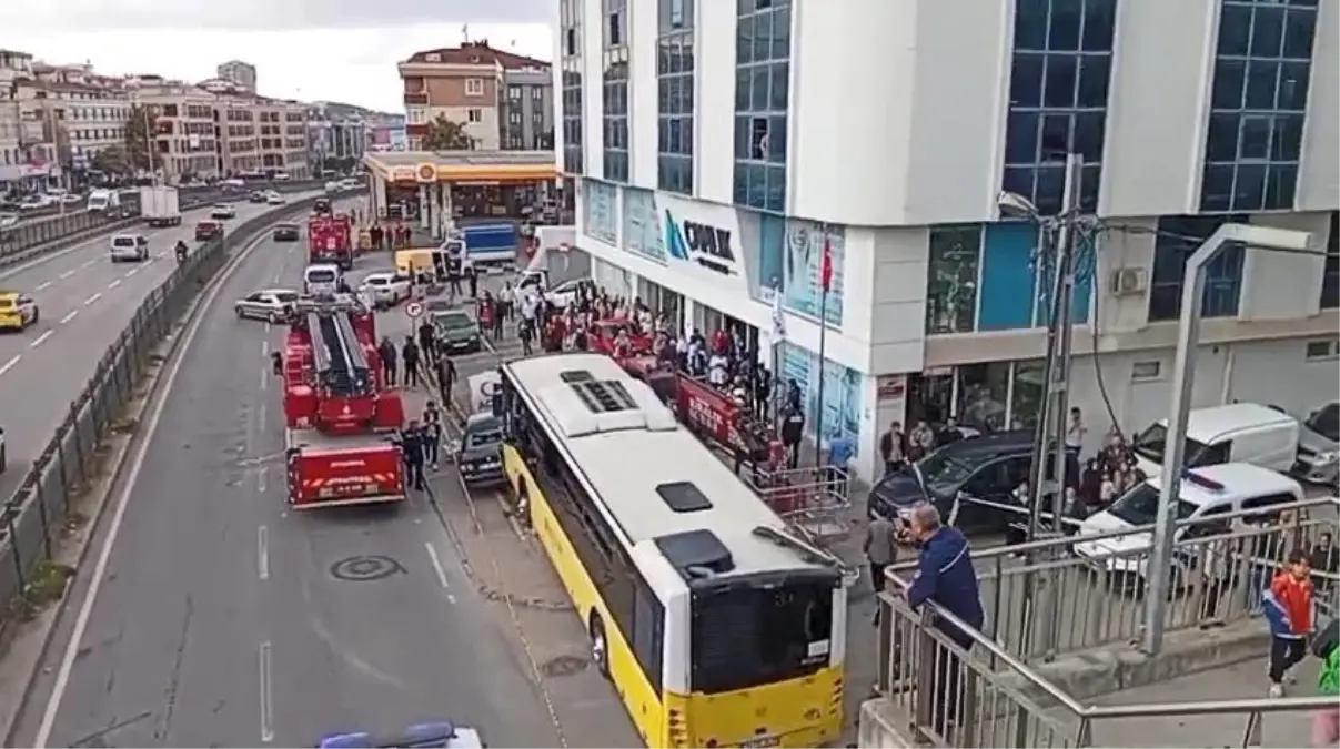 cekmekoydeki otobusun kaza ani saniye saniye kamerada XFNTc6DJ.jpg