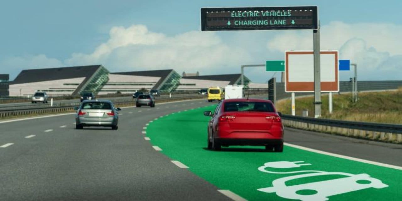 fransada bir yol var ki gecen her araci sarj ediyor v74yyOuY.jpg