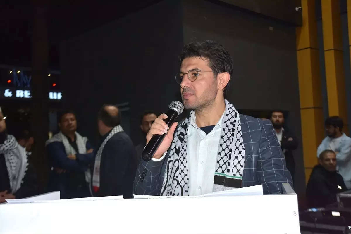 vanda binlerce kisi israilin gazzeye yonelik saldirilarini protesto etti xLhSfX8E