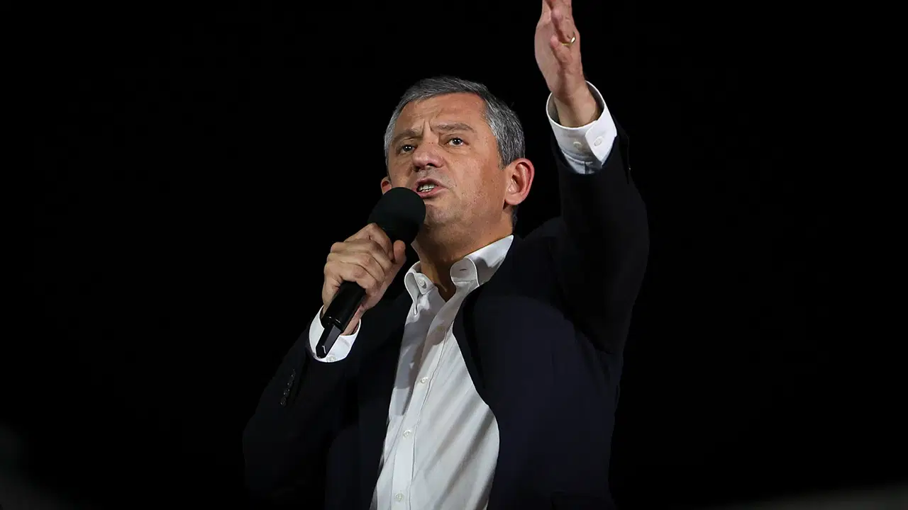 akin gurleke sure vermisti ozgur ozelden bu aksam icin saatli cagri iMFumFfA.jpg