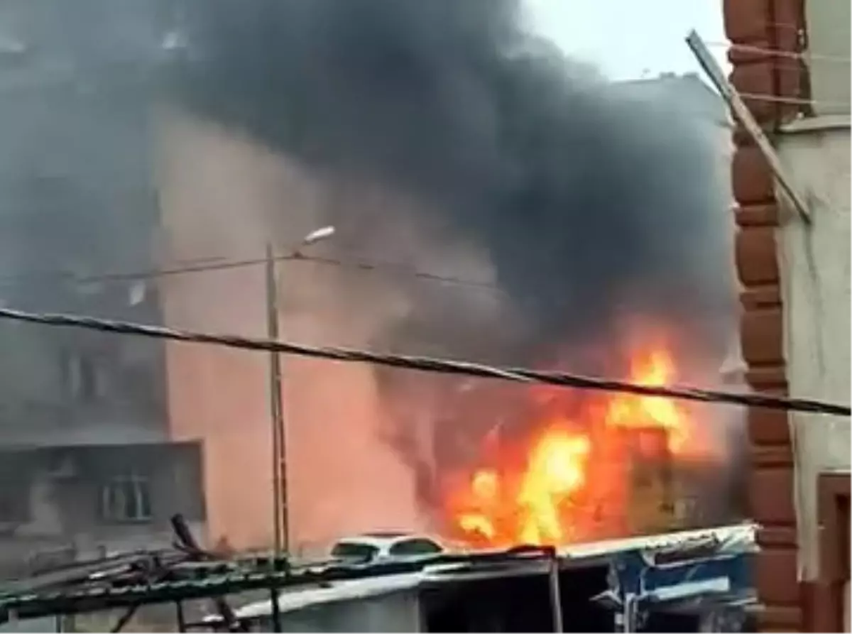 avcilarda kumese yangin 50 tavuk ve kus yanarak can verdi 32U9cldU.jpg