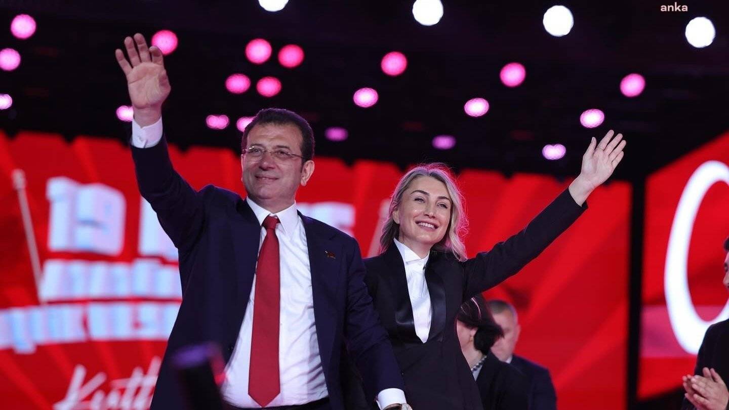 ozgur ozel acikladi dilek imamoglunun diplomatik pasaportunu iptal etmisler mI113m6k.jpeg