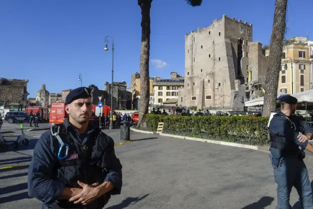 roma donemine ait kale tadilat sirasinda coktu bir isci hayatini kaybetti JswQt4UG.jpg