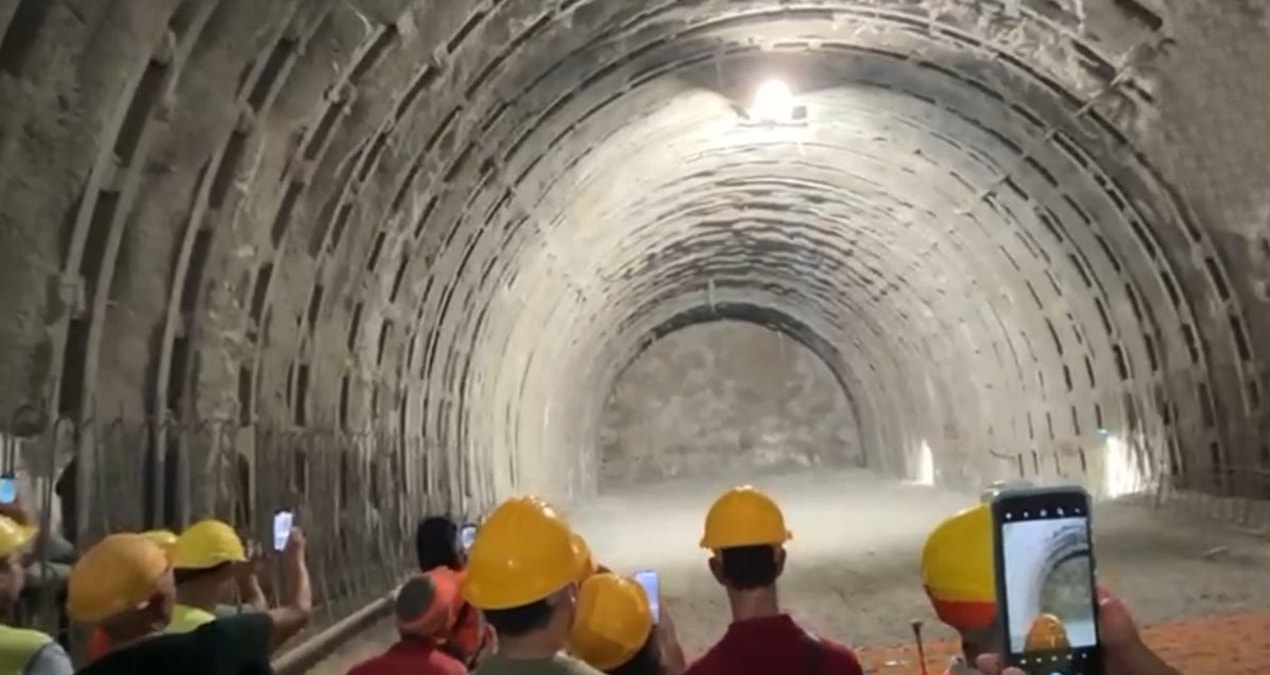 Ülkenin altına ikinci bir ülke daha kazdılar